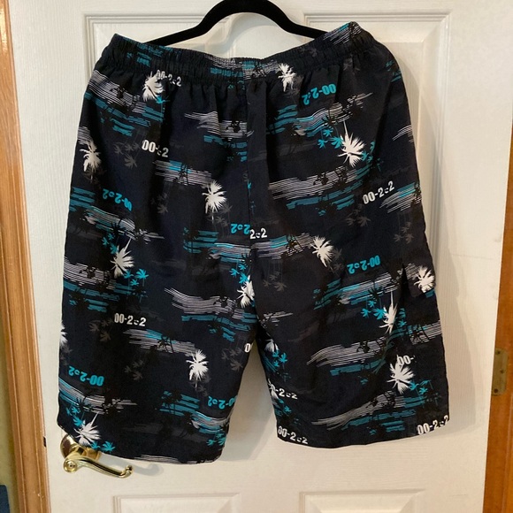 Men’s extra large, long swim trunks with tie and elastic waist band - Picture 5 of 7